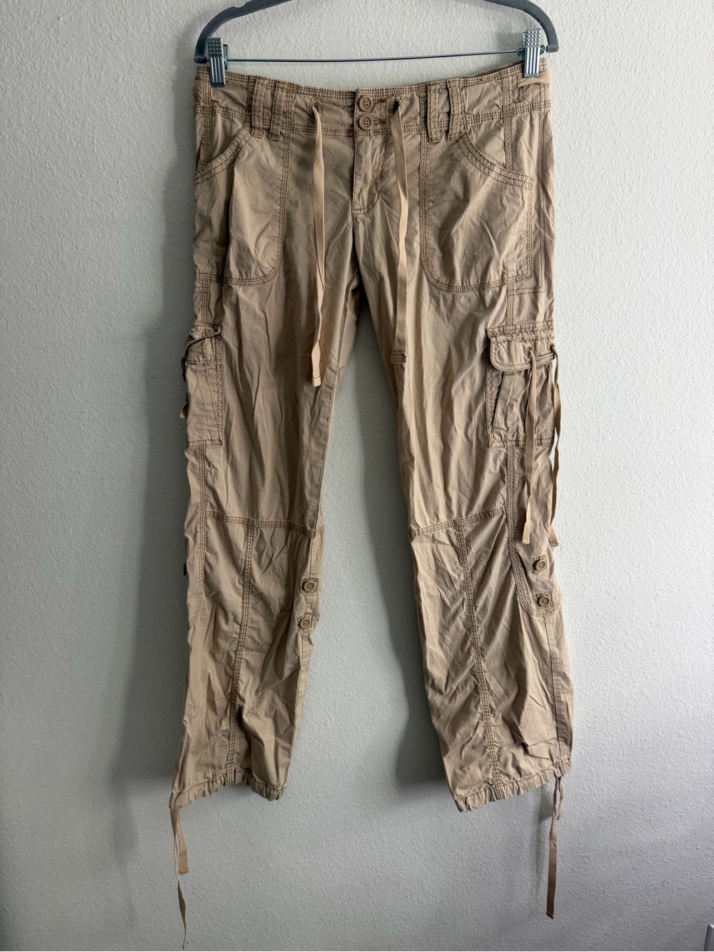 Hollister y2k Women’s Tan Cargo Utility Low Rise Pants Size Medium